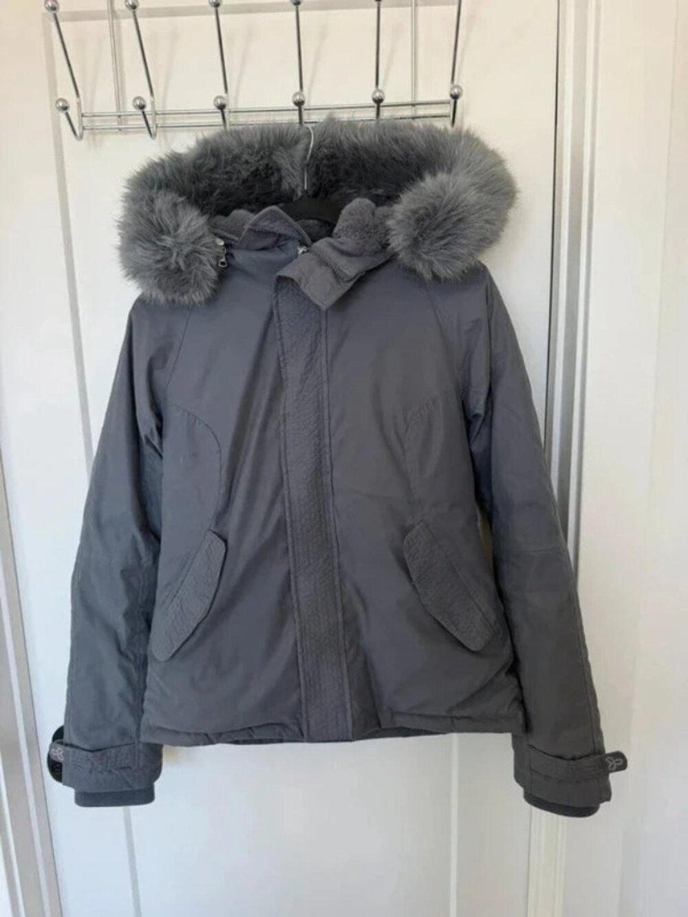 Women’s Aritzia Tna Summit Parka, Gray, Size S